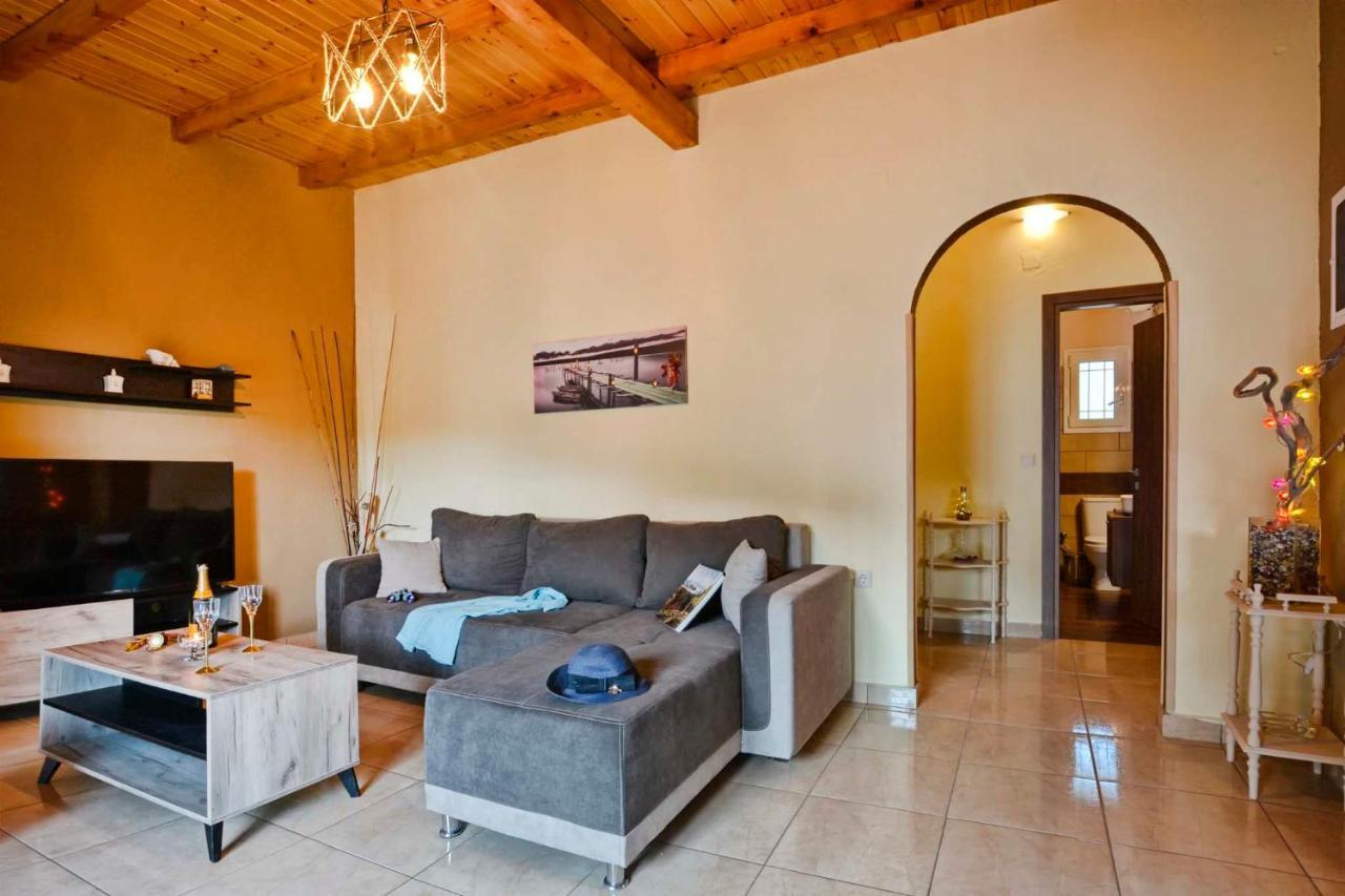 Elizabeth Country House Ágios Matthaíos Екстериор снимка